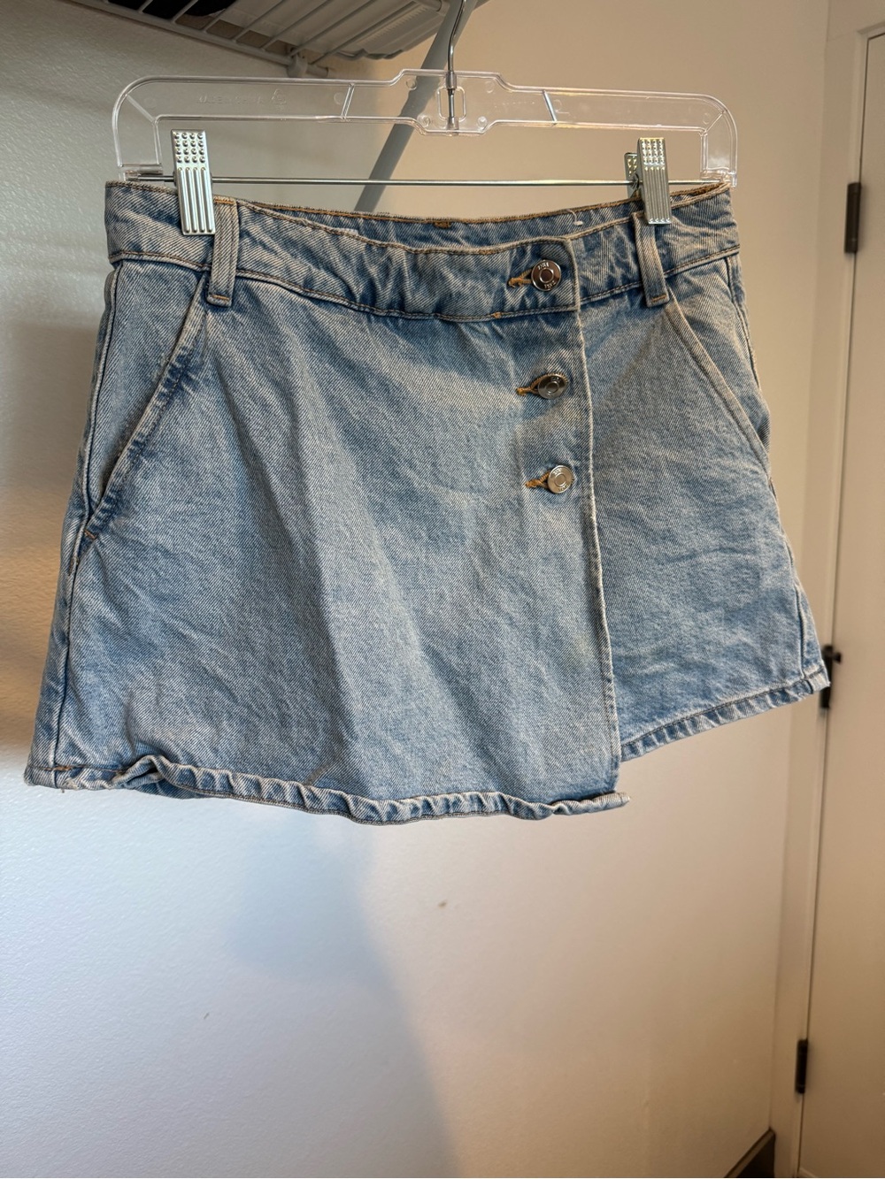 Zara Light Blue Denim Mini Skort with Button Detail XS